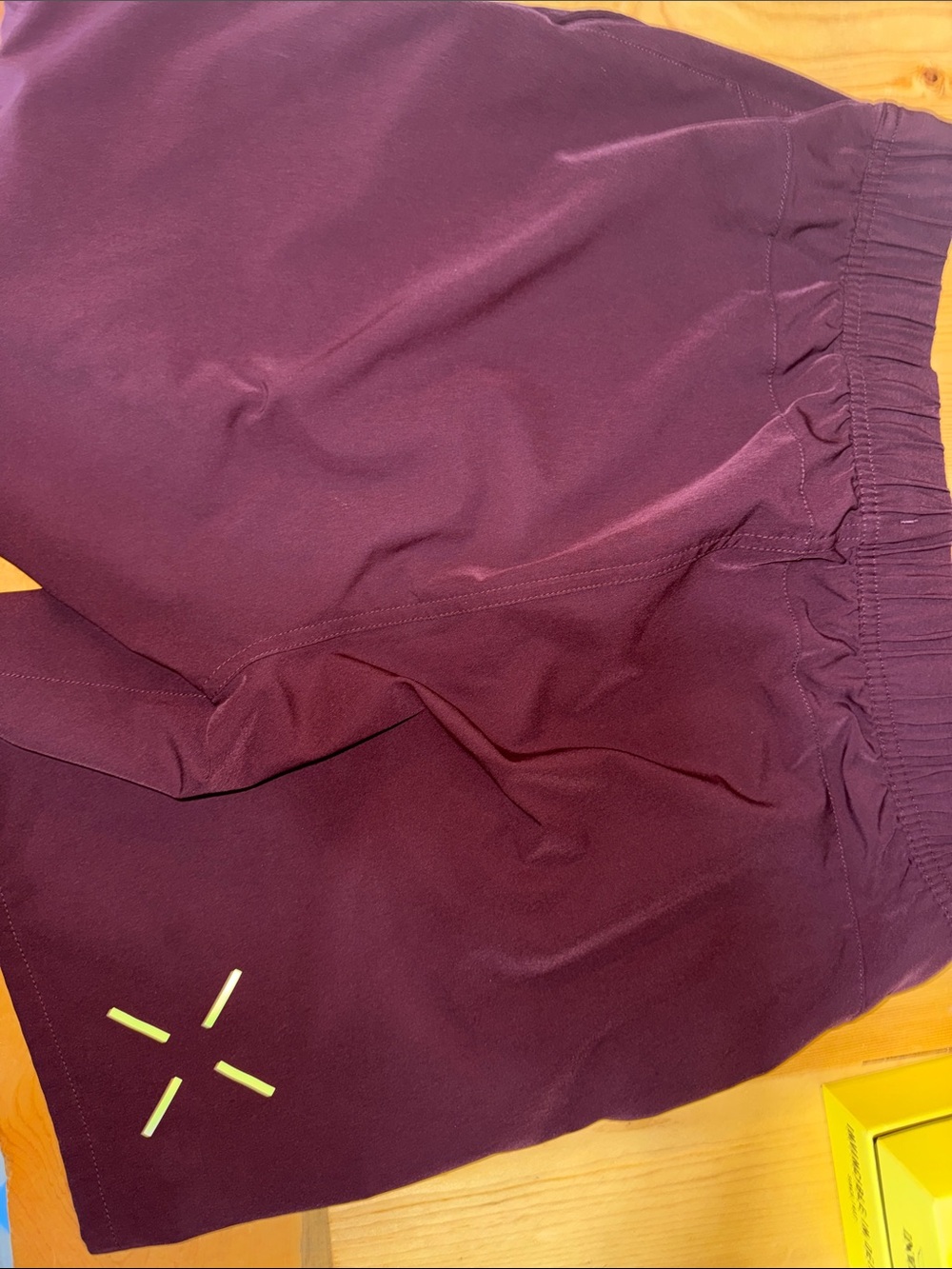 Men's ten thousand Burgundy shorts